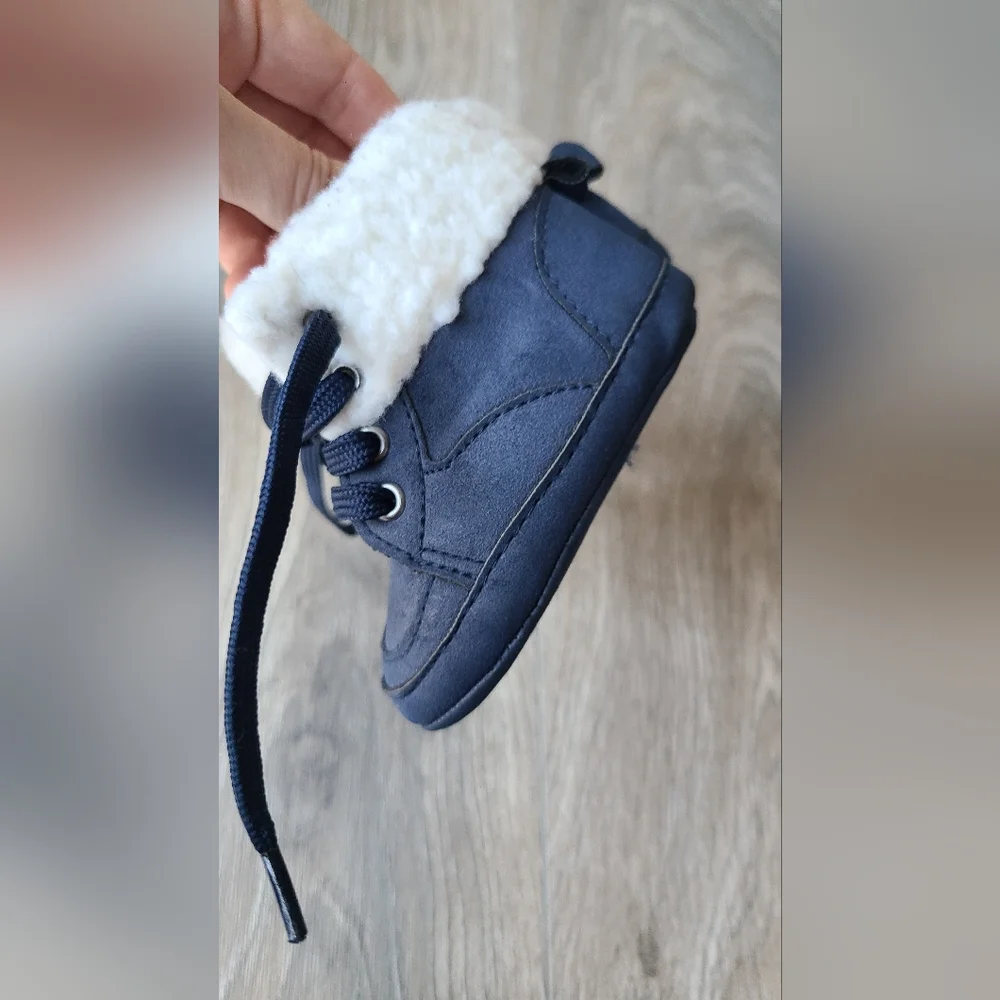 Koala‎ baby blue boy boots size 2